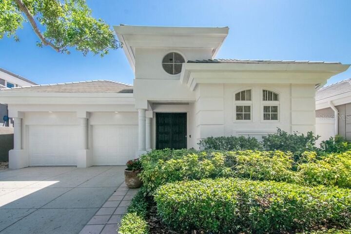 Property Photo: 910 Anchorage Road FL 33602