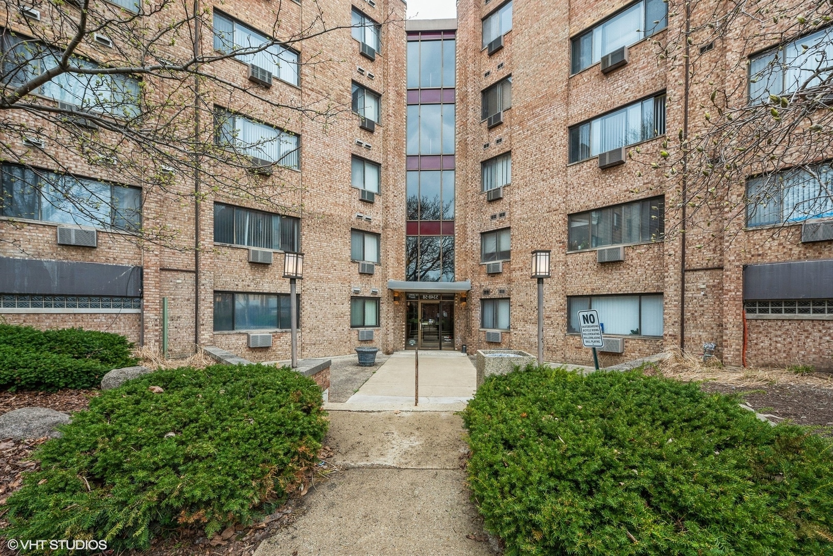 Property Photo: 5358 N Cumberland Avenue 213 IL 60656