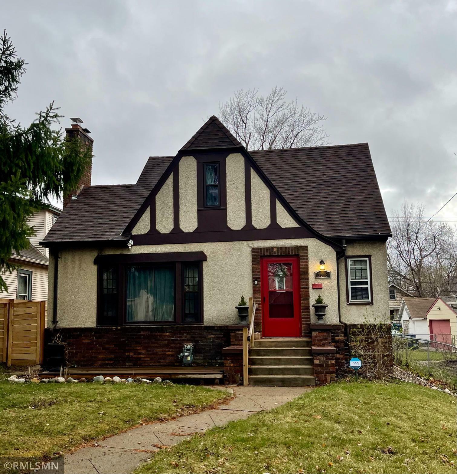 Property Photo:  3919 Russell Avenue N  MN 55412 