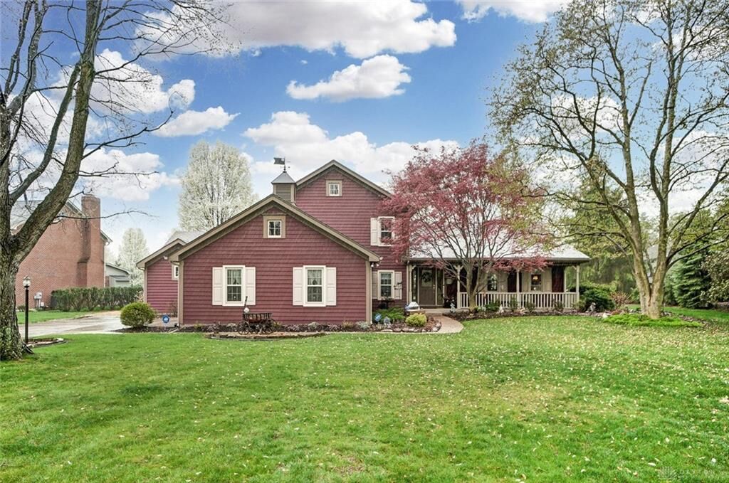 Property Photo: 1010 Deer Run Road OH 45459