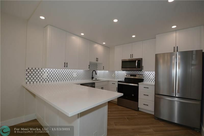 Property Photo:  5100 Dupont Blvd 6G  FL 33308 