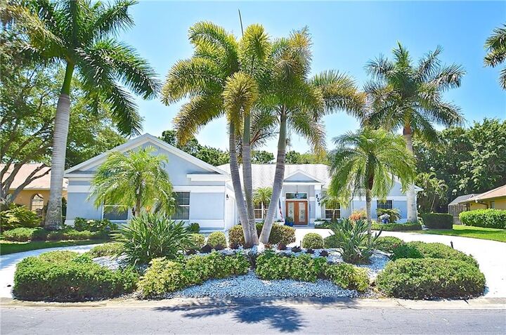 Property Photo:  924 S Doral Lane  FL 34293 