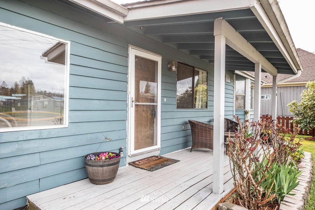 Property Photo: 516 6th Street WA 98294
