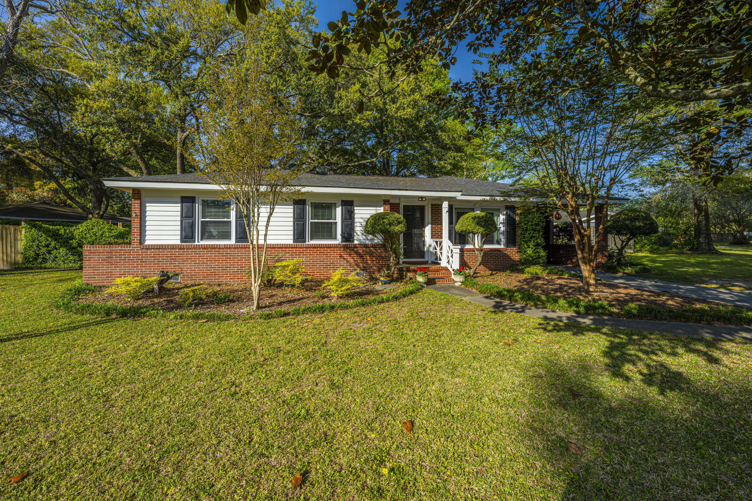 Property Photo: 1171 Montgomery Road SC 29412