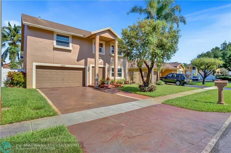 Property Photo:  1031 SW 96th Ave  FL 33025 