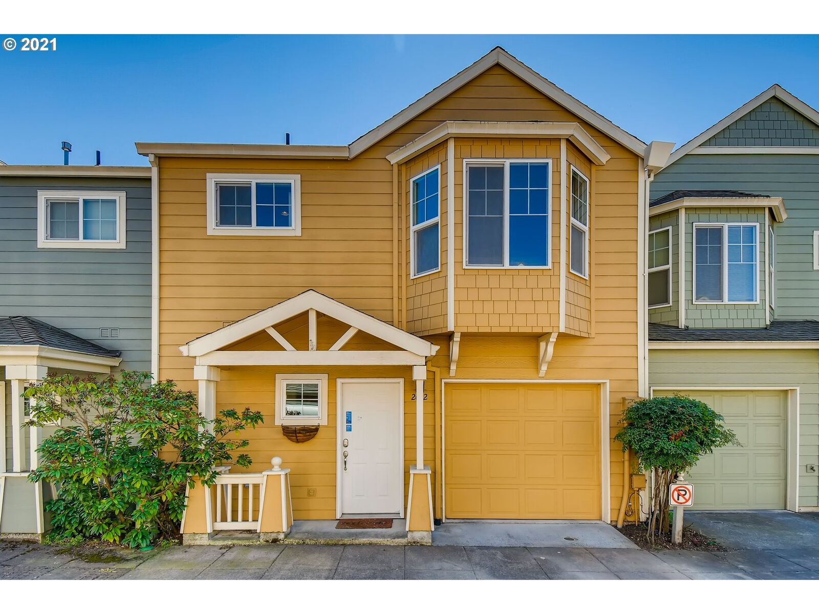 Property Photo: 2642 NE 6th Pl OR 97212