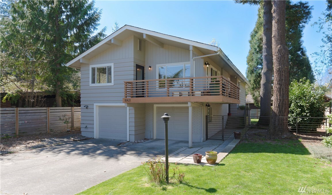 Property Photo:  10421 40th Ave NE  WA 98125 