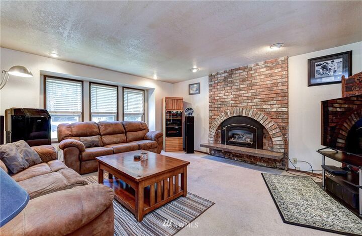 Property Photo: 16301 197th Avenue NE WA 98077