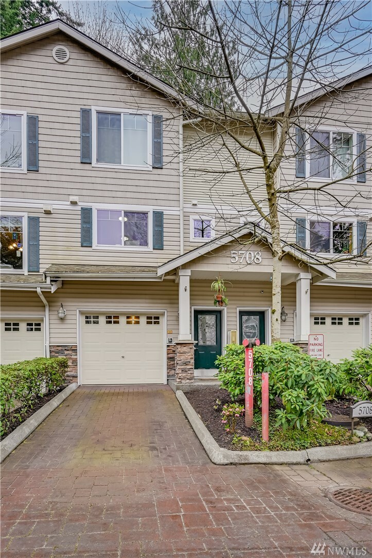 Property Photo: 5708 198th St SW D WA 98036