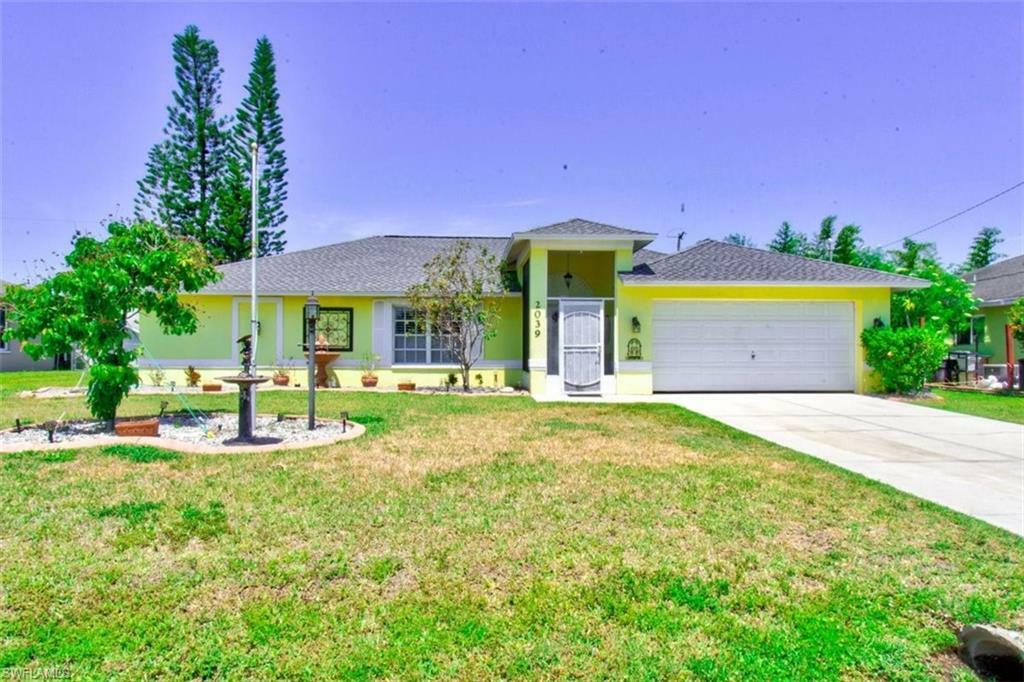 Property Photo:  2039 NE 5th Street  FL 33909 