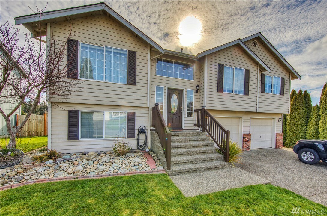 Property Photo:  20103 85th Av Ct E  WA 98387 