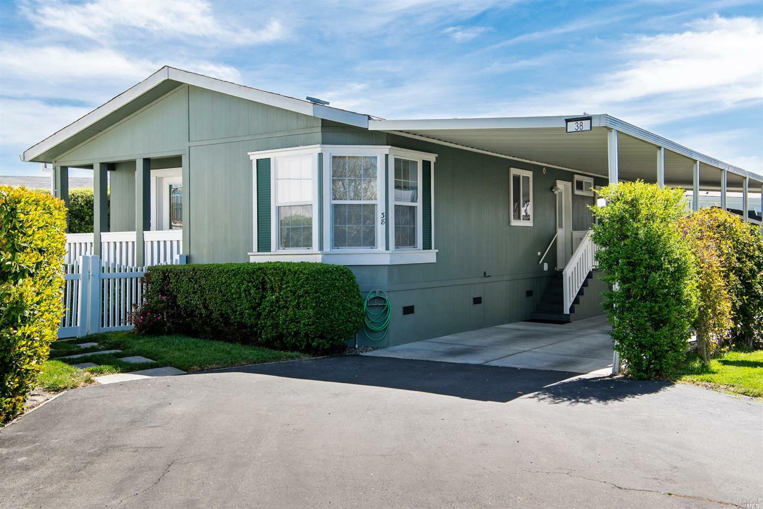 Property Photo:  38 Candlewood Drive  CA 94954 