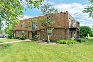 Property Photo: 7S065 Suffield Court 203F IL 60559