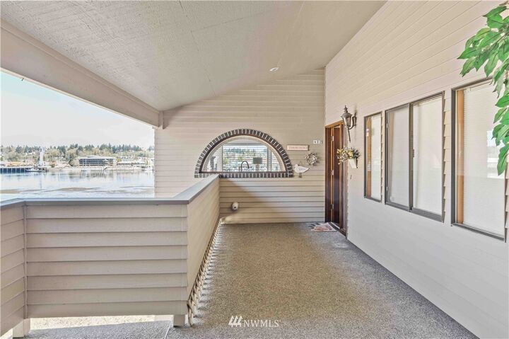 Property Photo:  412  West Bay Drive  WA 98502