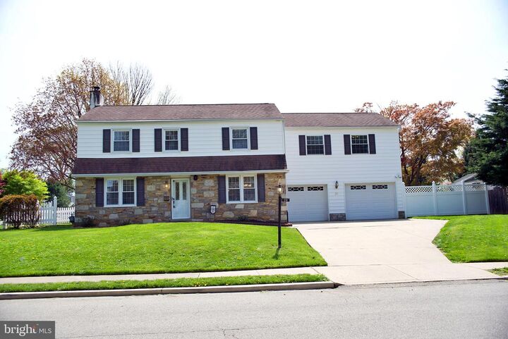 28 McCloskey Road  Flourtown PA 19031 photo