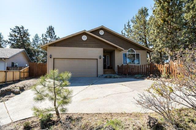 Property Photo:  147 NE Alpenview Lane  OR 97701 