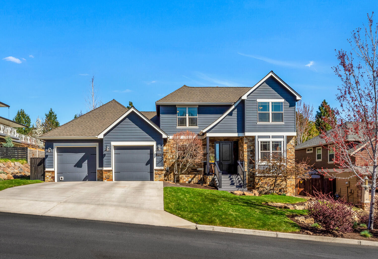 Property Photo: 681 NW Powell Butte Loop OR 97703