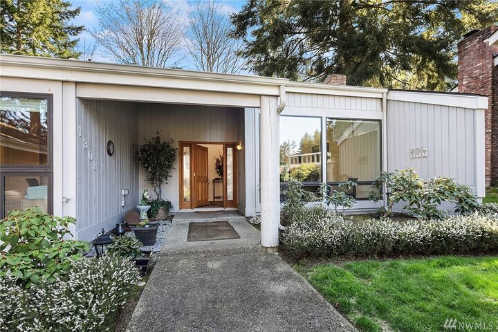 Property Photo:  1308 170th Place NE  WA 98008 