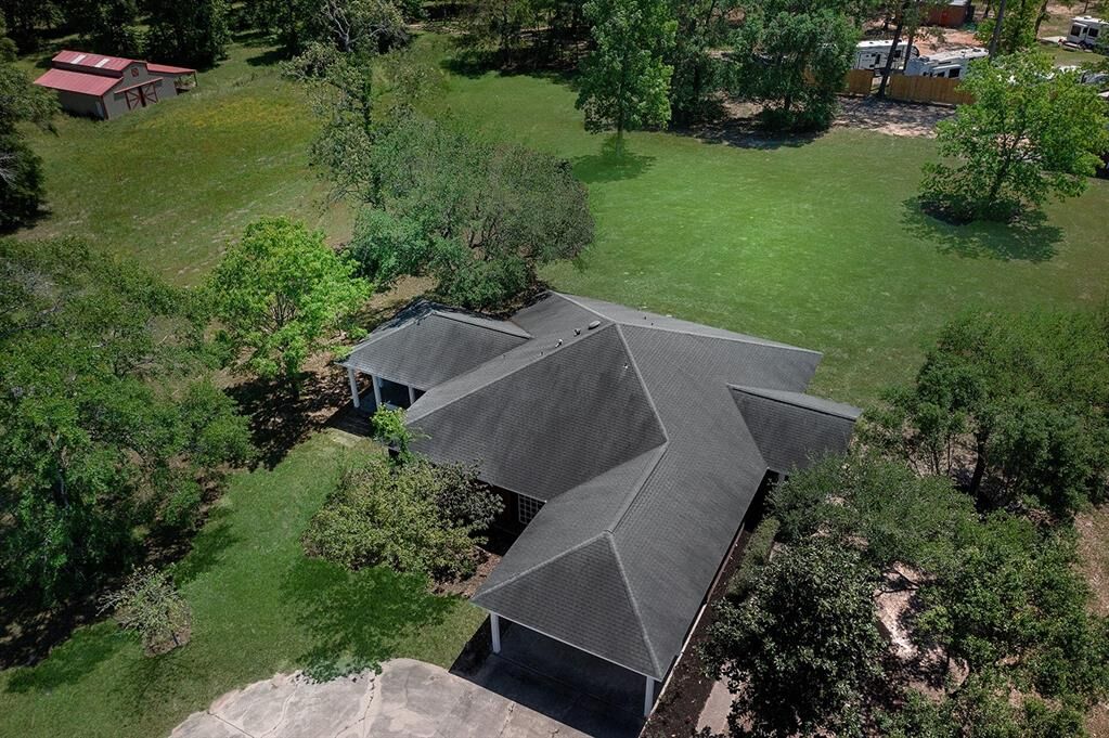 Property Photo: 15170 Meadow Glen TX 77306
