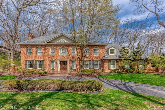 Property Photo: 104 Manorwood Drive MI 48304