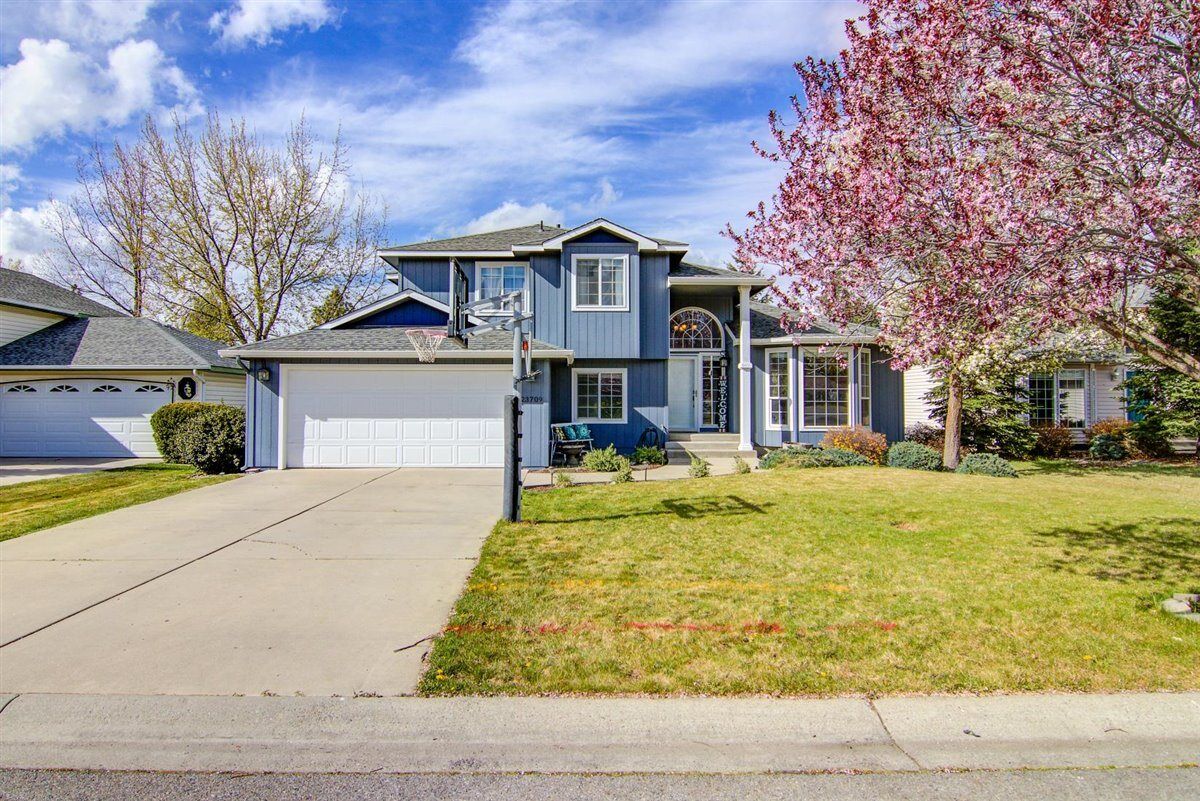 Property Photo:  23709 E Maxwell Dr  WA 99019-8546 