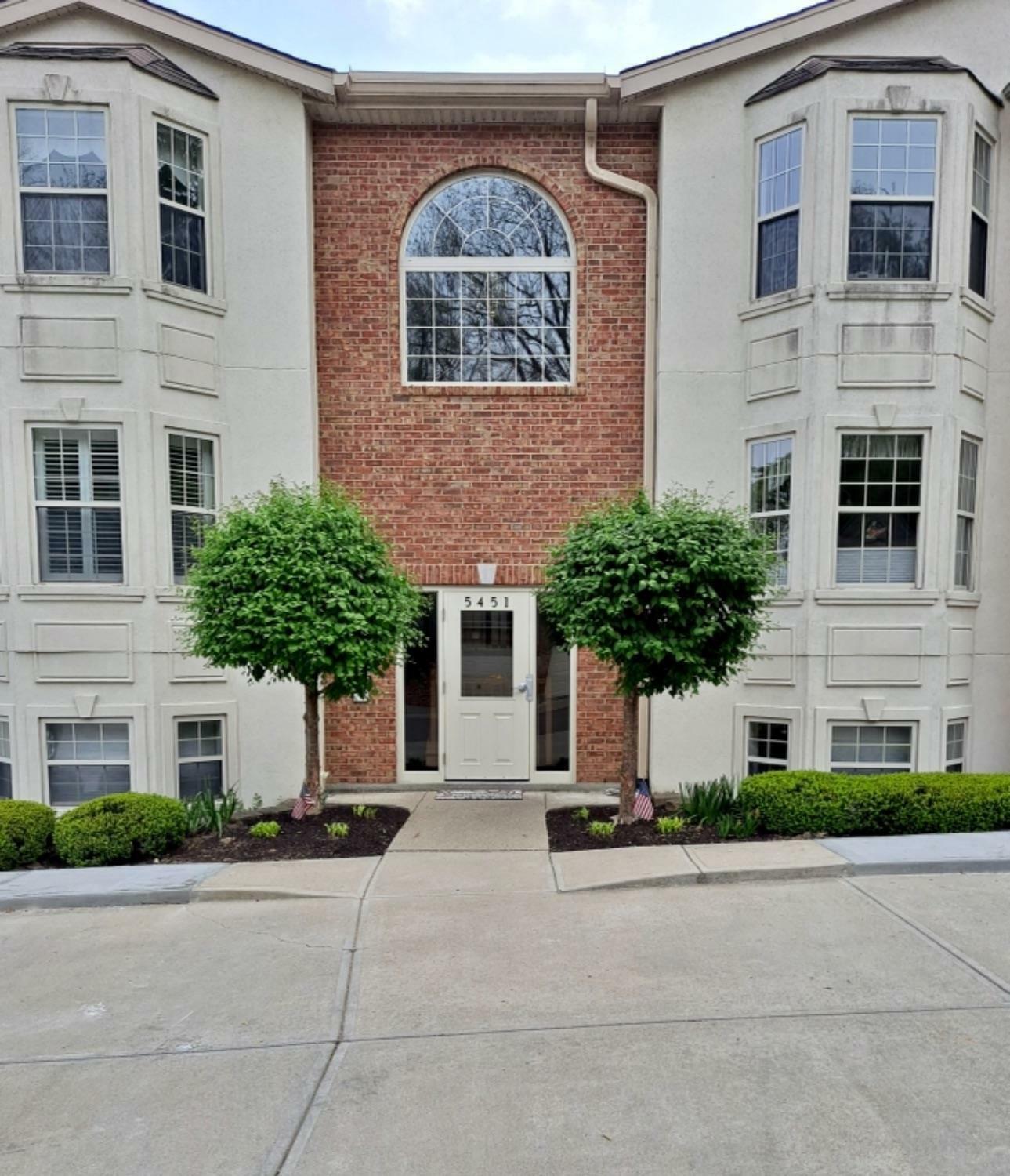Property Photo: 5451 Asbury Lake Dr 70 OH 45247