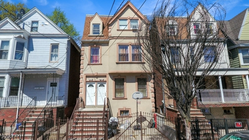 Property Photo:  262 N 6th St  NJ 07107 