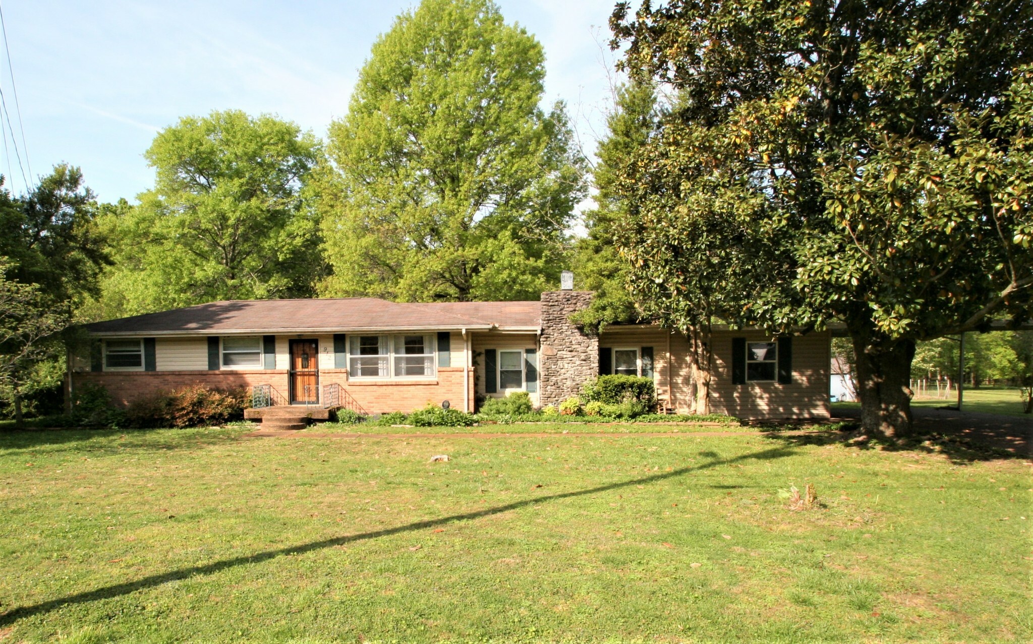 Property Photo: 912 Anita Dr TN 37138