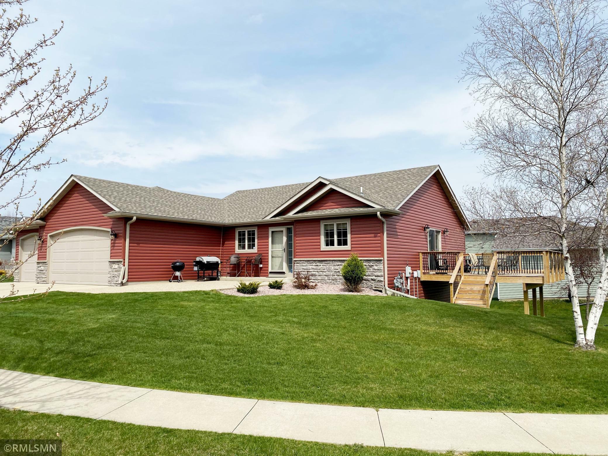 Property Photo:  905 9th Street NW  MN 55944 