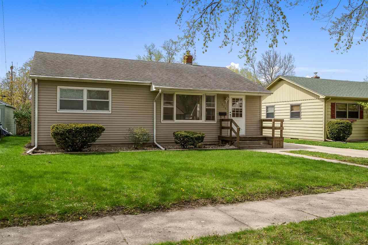 Property Photo:  1824 Jonathan Avenue  IL 61103 