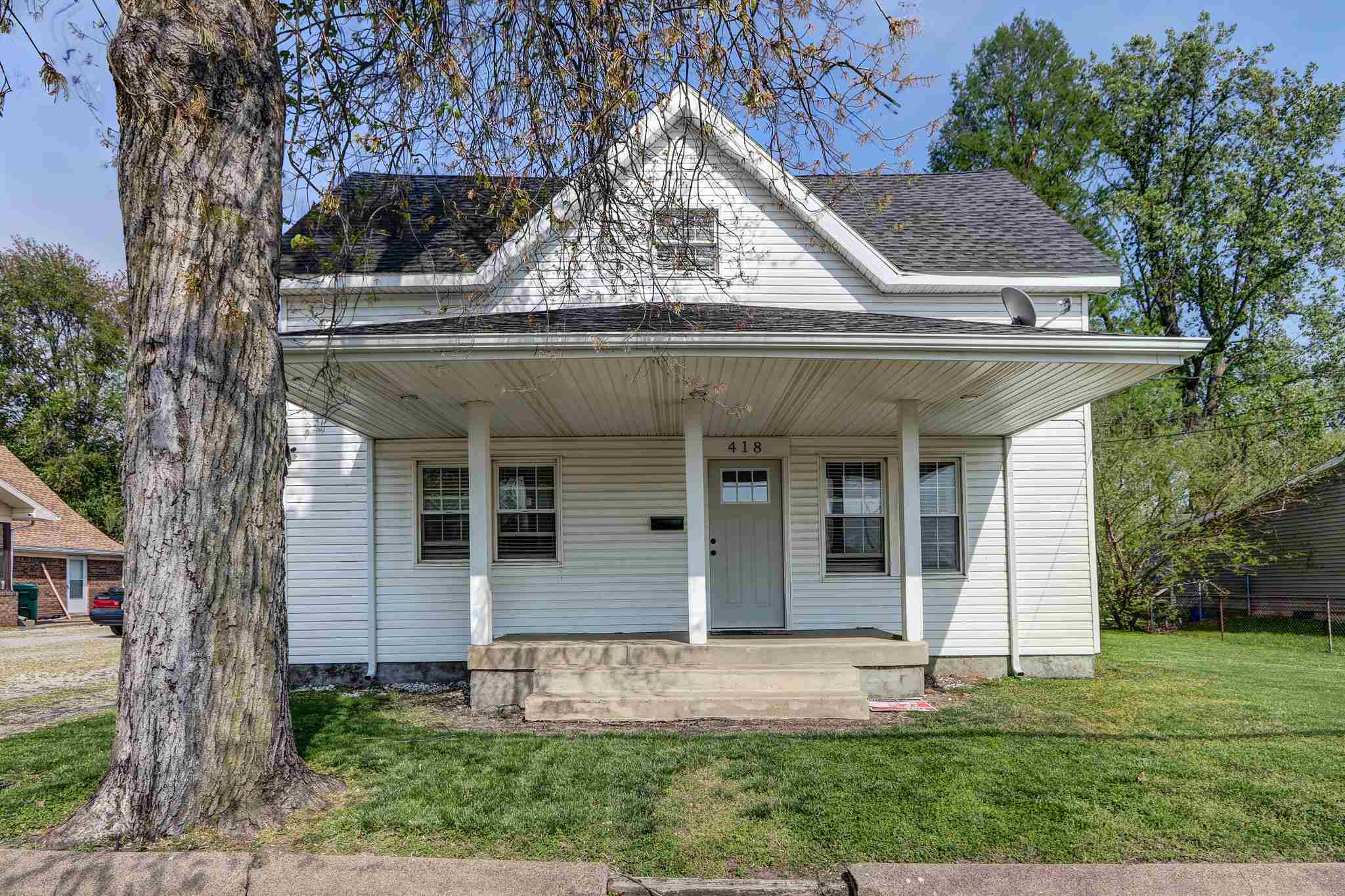 Property Photo:  418 S 7th Street  IN 47601-1865 