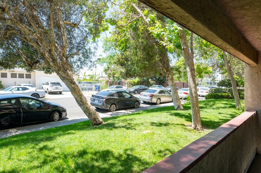 Property Photo:  4041 Oakcrest Dr 107  CA 92105 