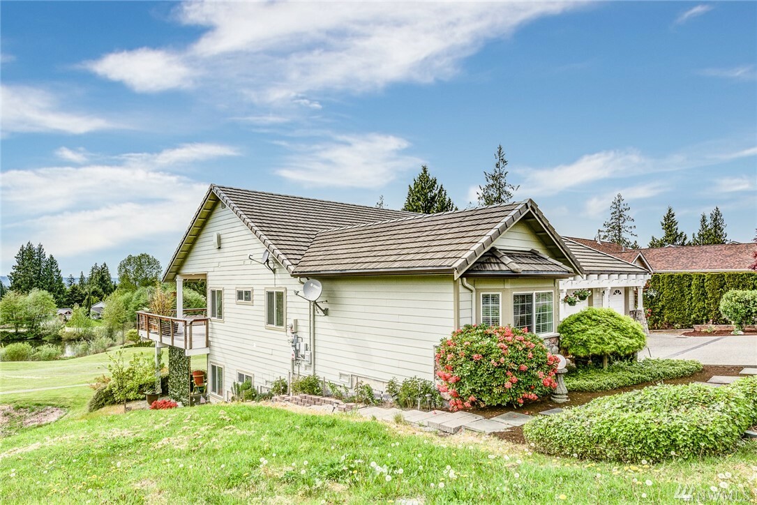 Property Photo:  18512 Hawksview Dr  WA 98223 