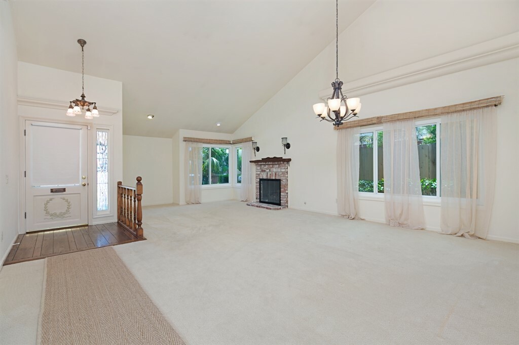 Property Photo:  1612 Traveld Wy  CA 92024 
