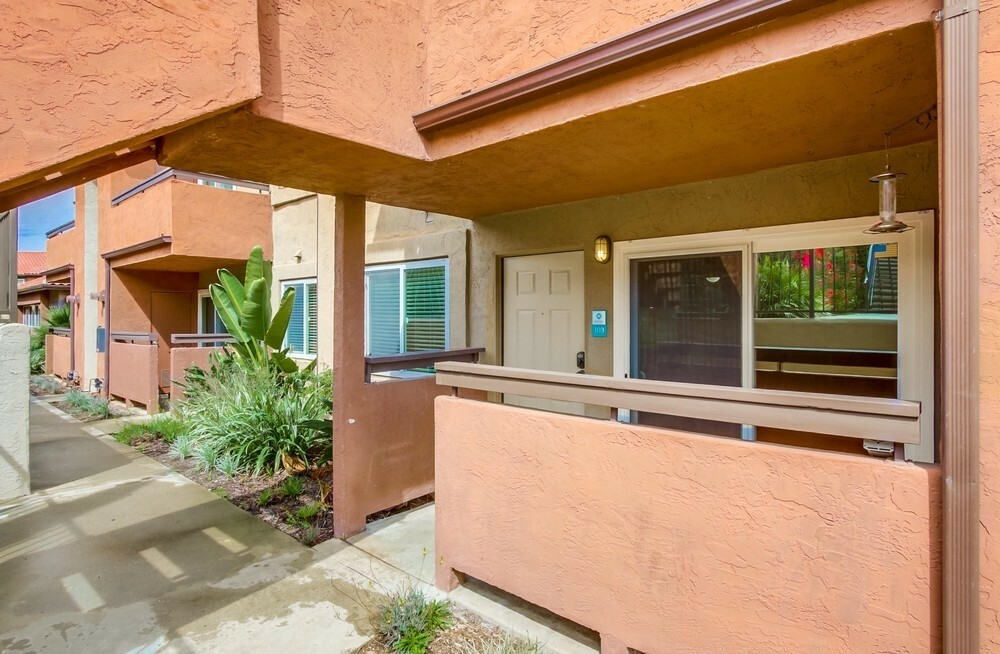 Property Photo:  101 S Spruce St 103  CA 92025 