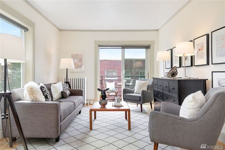 1302 Queen Anne Ave N 5  Seattle WA 98109 photo