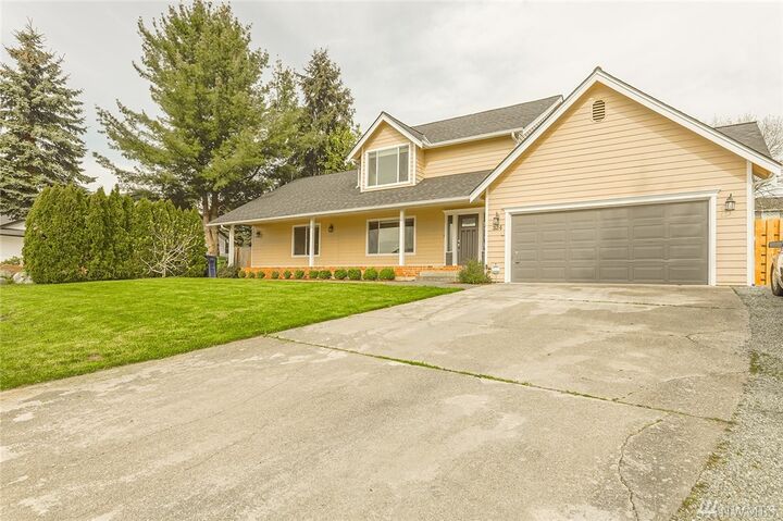 Property Photo: 324 S 30th St WA 98274