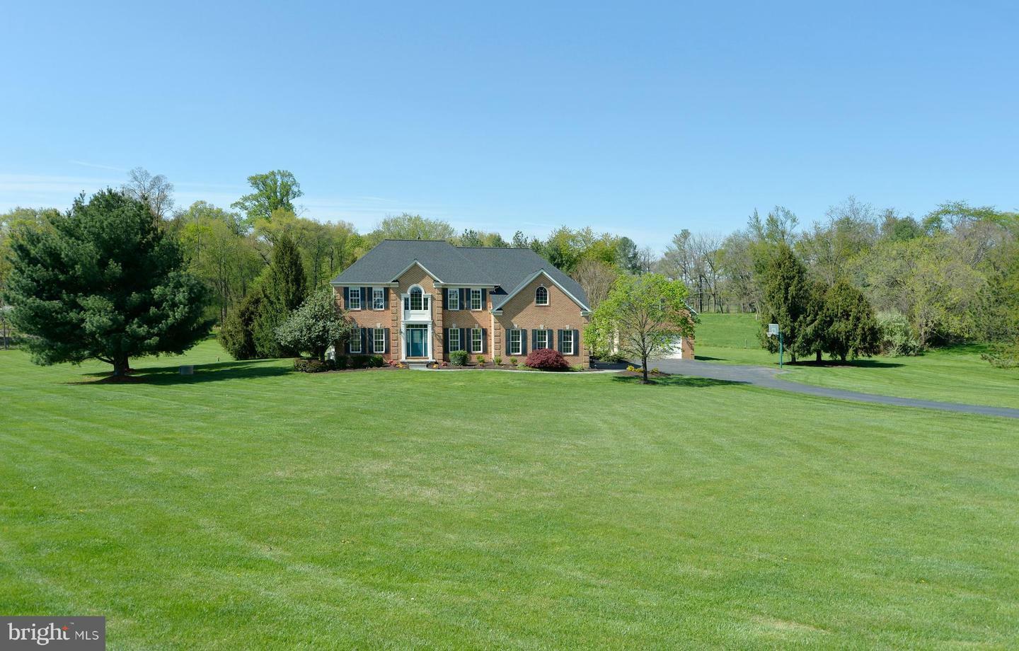 Property Photo:  38168 Millstone Drive  VA 20132 