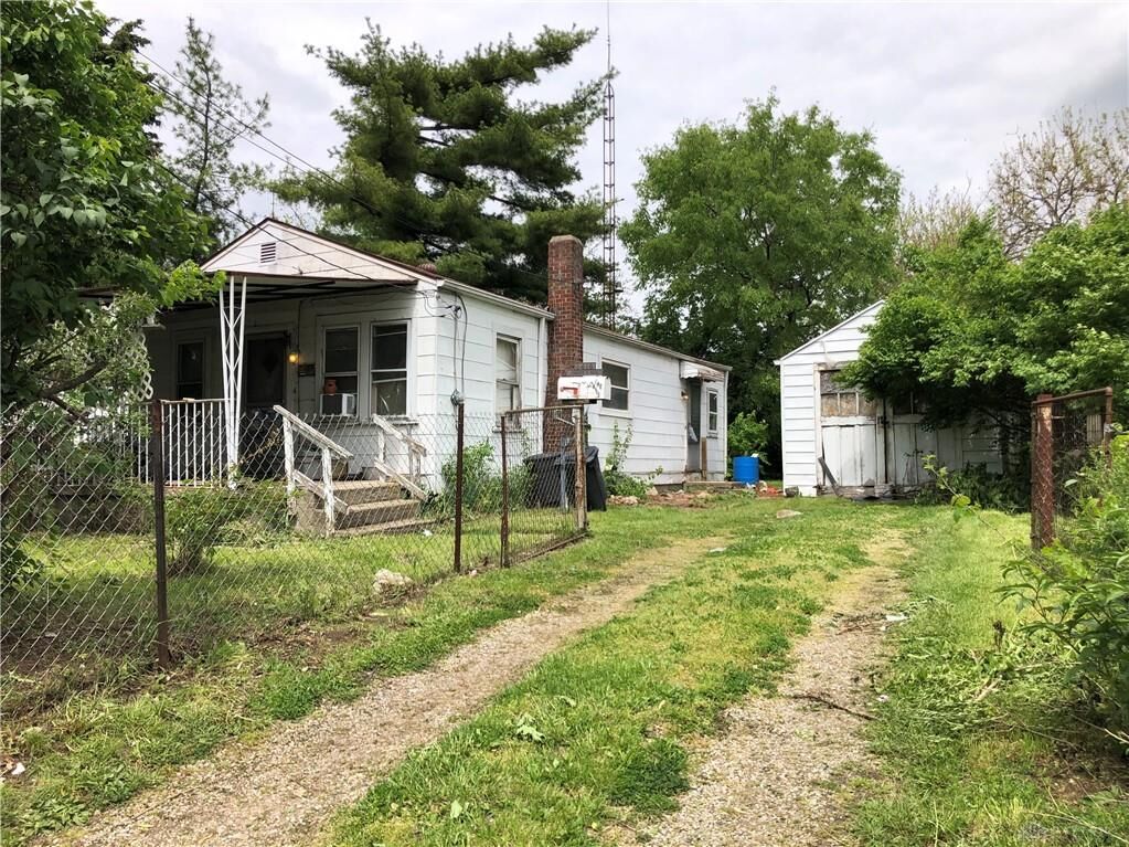 Property Photo:  1418 Darwin Avenue  OH 45504 