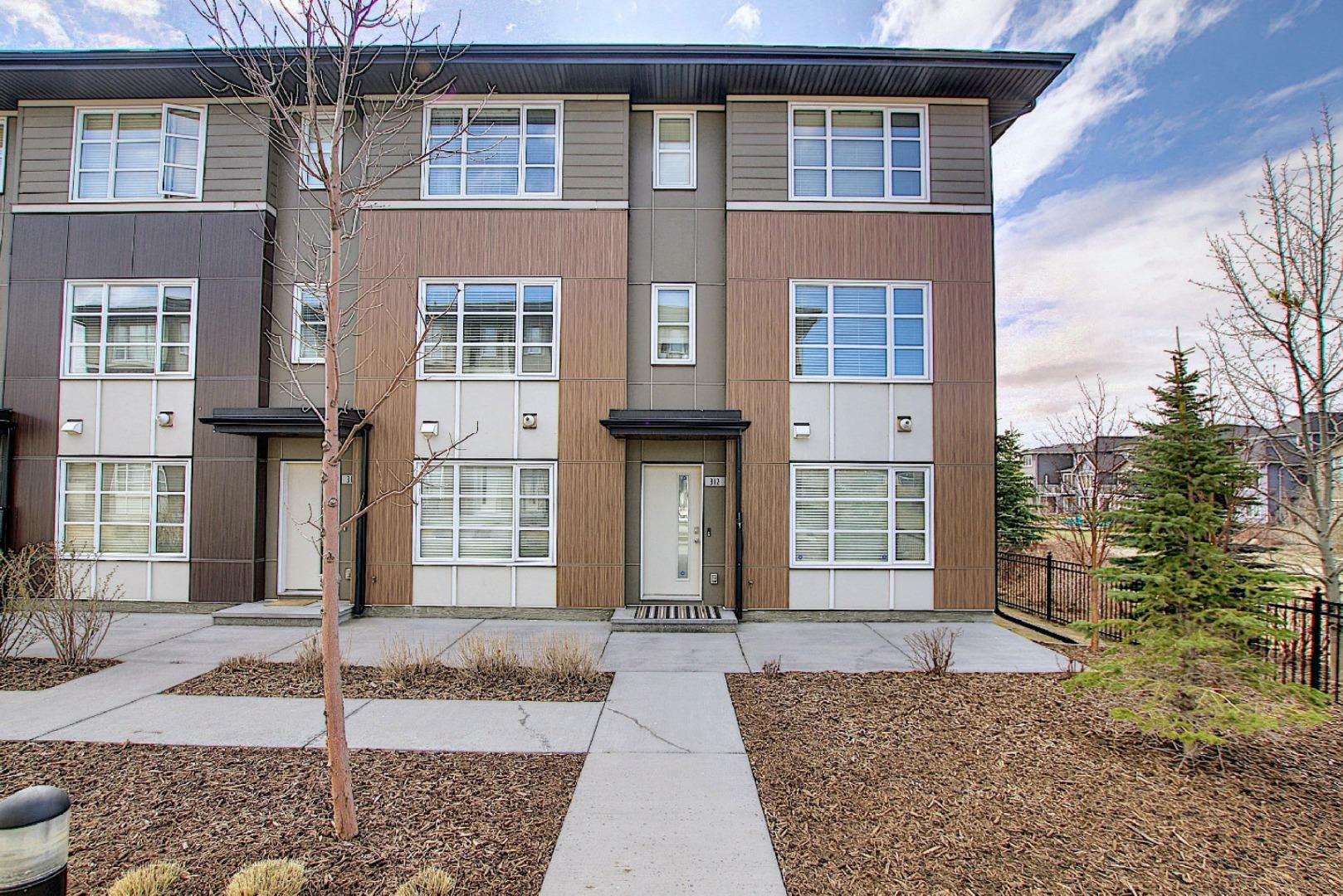 Property Photo: 312 Evansridge Park NW AB T3P 0N7