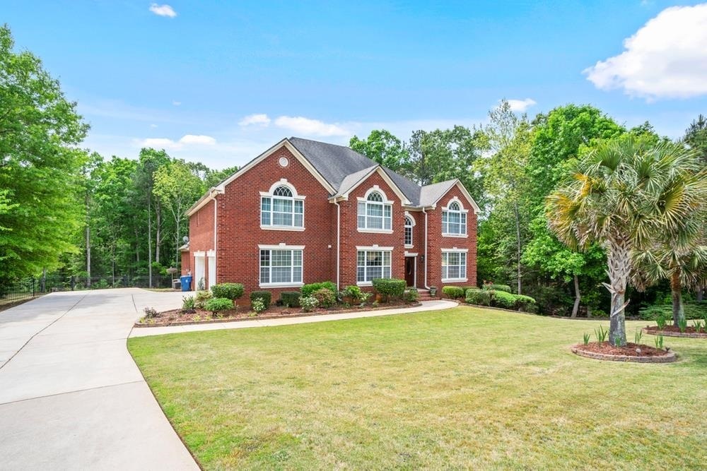 Property Photo: 1404 Swiftwater Circle GA 30252