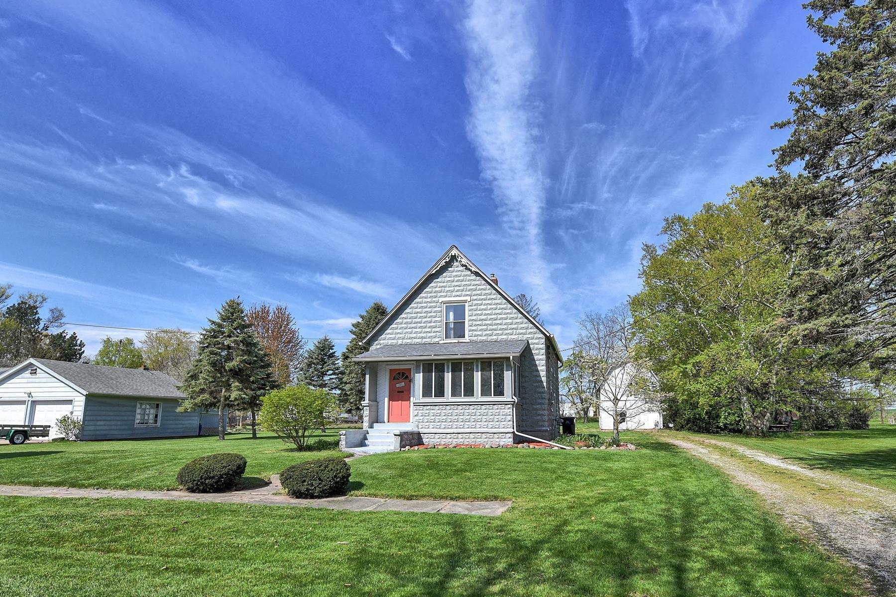 Property Photo:  1503 Johnson Street  MI 48849 