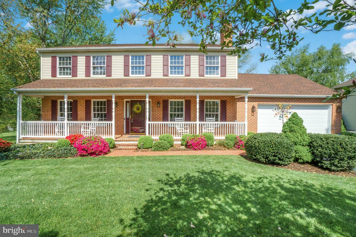 Property Photo:  2710 Saint Andrews Way  PA 17404 