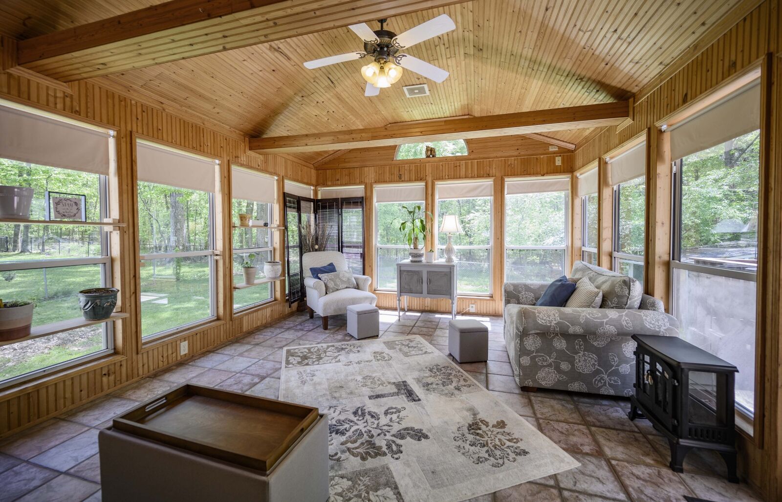 Property Photo: 106 Springfield Dr TN 37167