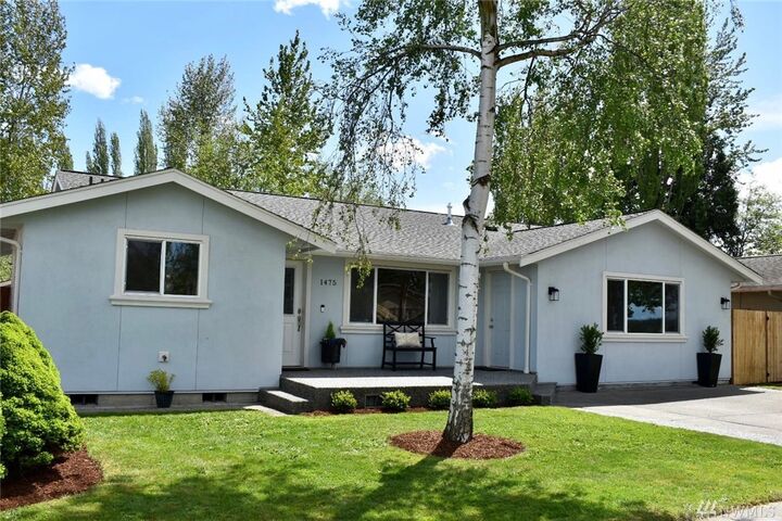 Property Photo:  1475 St Helens Lane  WA 98248 