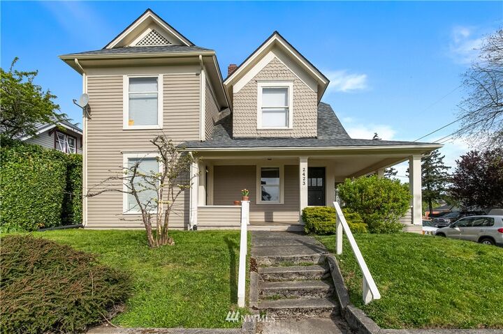 Property Photo:  2423 H Street  WA 98225 