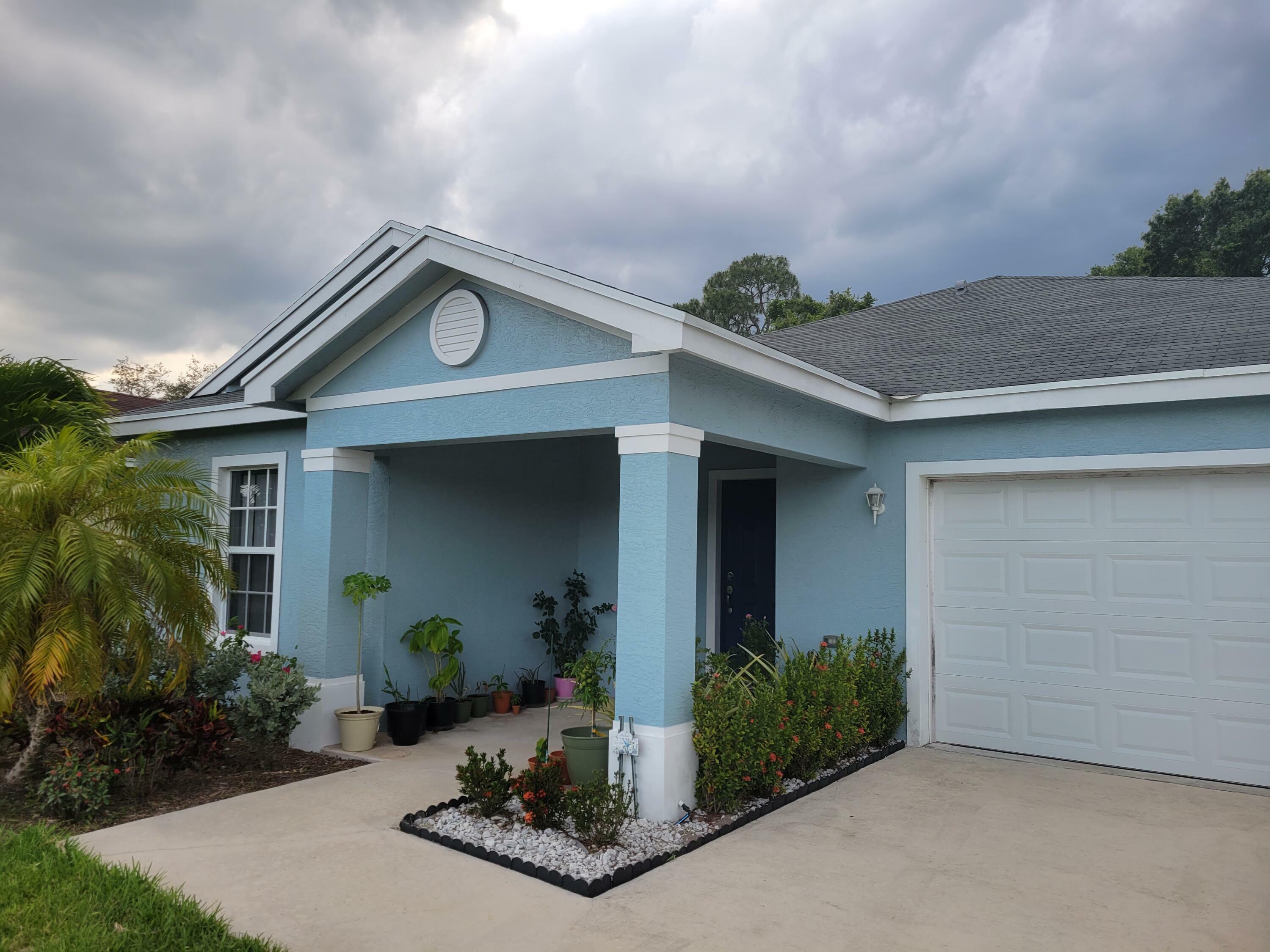 Property Photo:  14758 SW Sandy Oaks Loop  FL 34956 