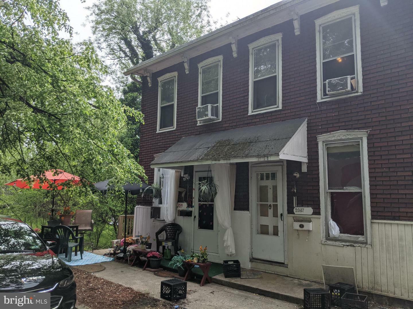 Property Photo:  2037-2039 Kensington Street  PA 17104 