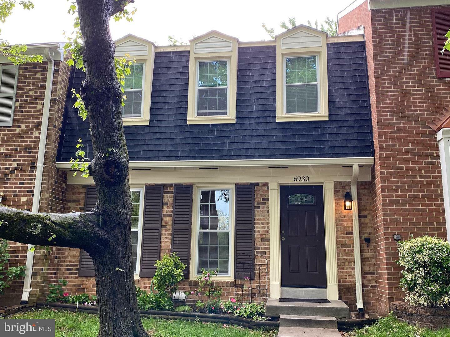 Property Photo: 6930 Lafayette Park Drive VA 22003