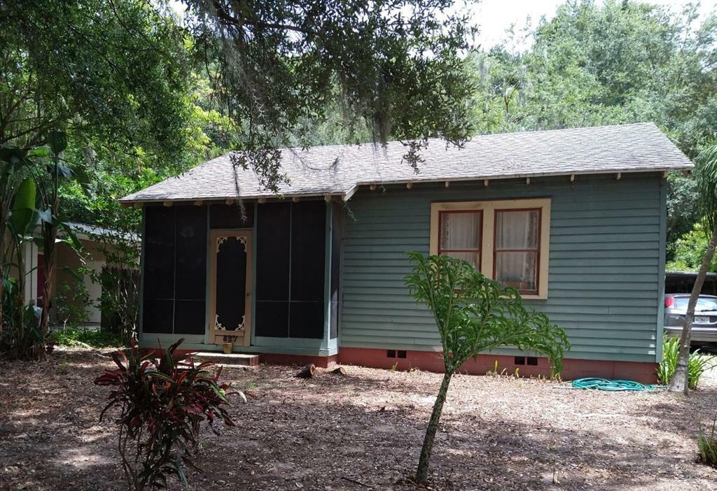 Property Photo:  827 Main Street  FL 34786 